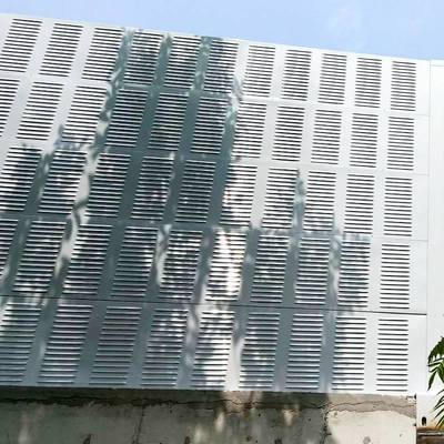 吸音百葉孔聲屏障_小區用抗風化聲屏障_河北朗安聲屏障