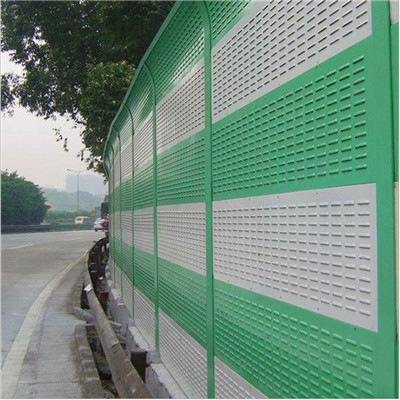 金屬聲屏障 高速公路、高架橋及小區(qū)的經(jīng)濟(jì)耐用解決方案
